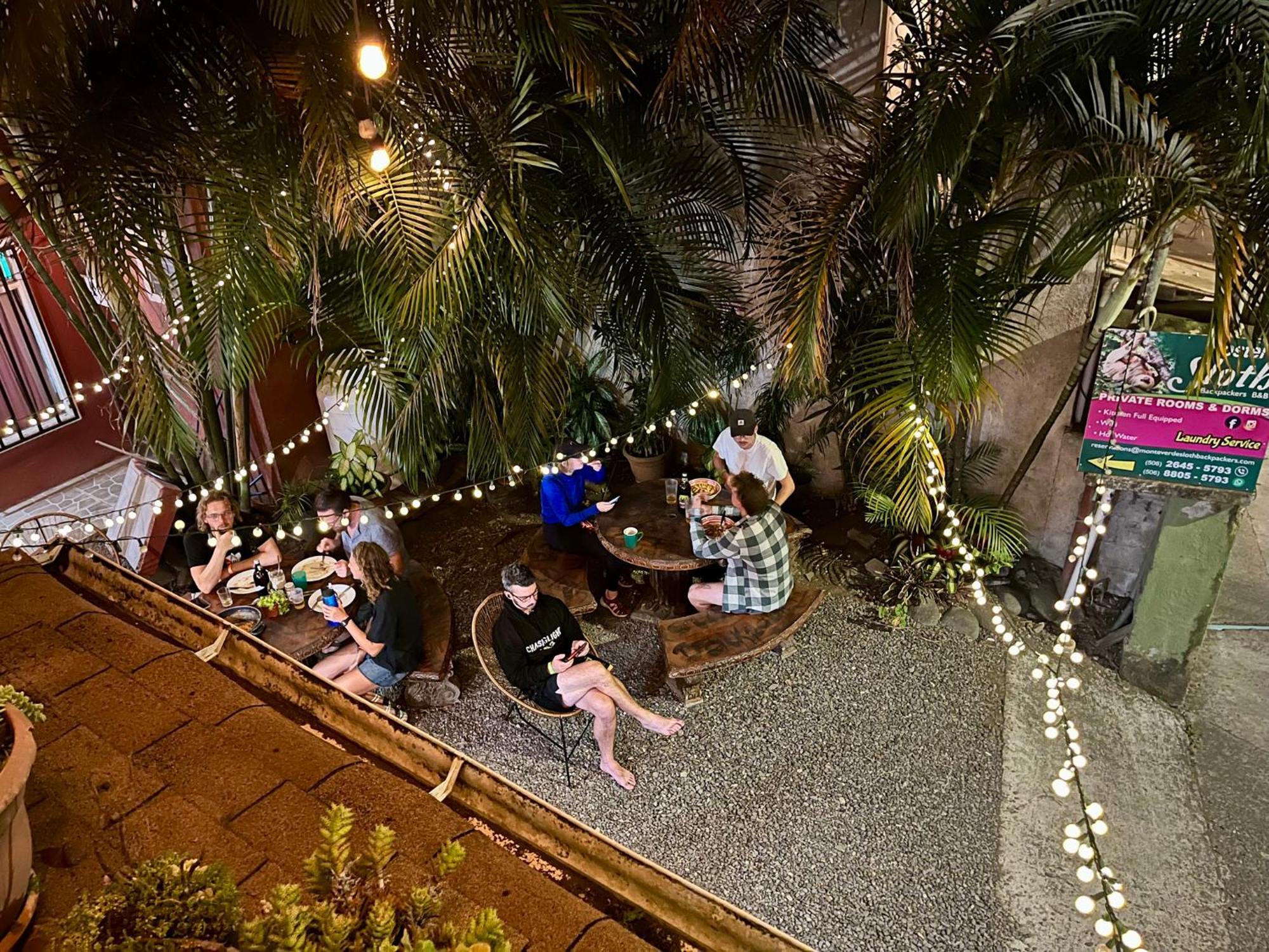 Hotel & Hostel Sloth Backpackers Monteverde Exterior photo