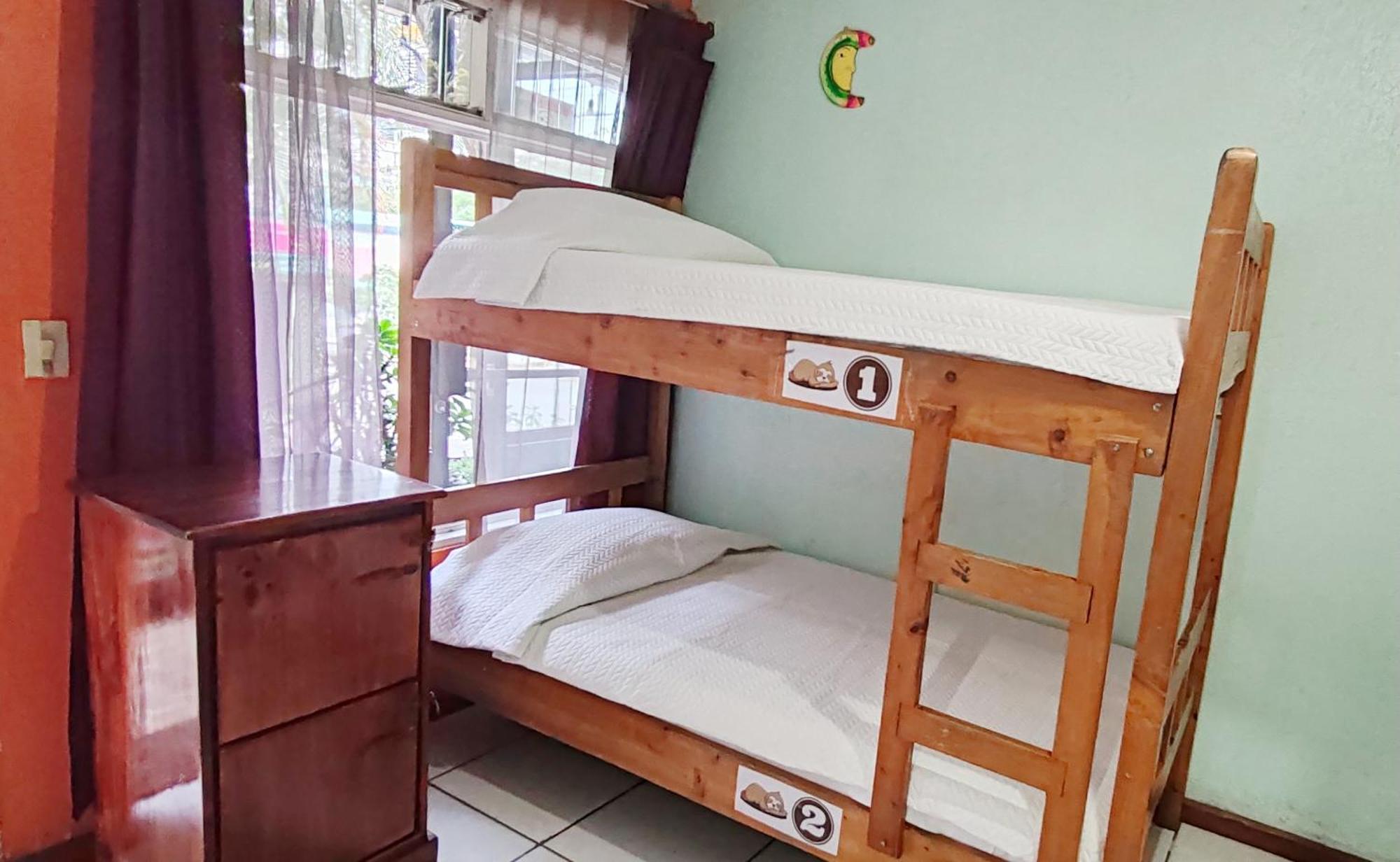 Hotel & Hostel Sloth Backpackers Monteverde Exterior photo