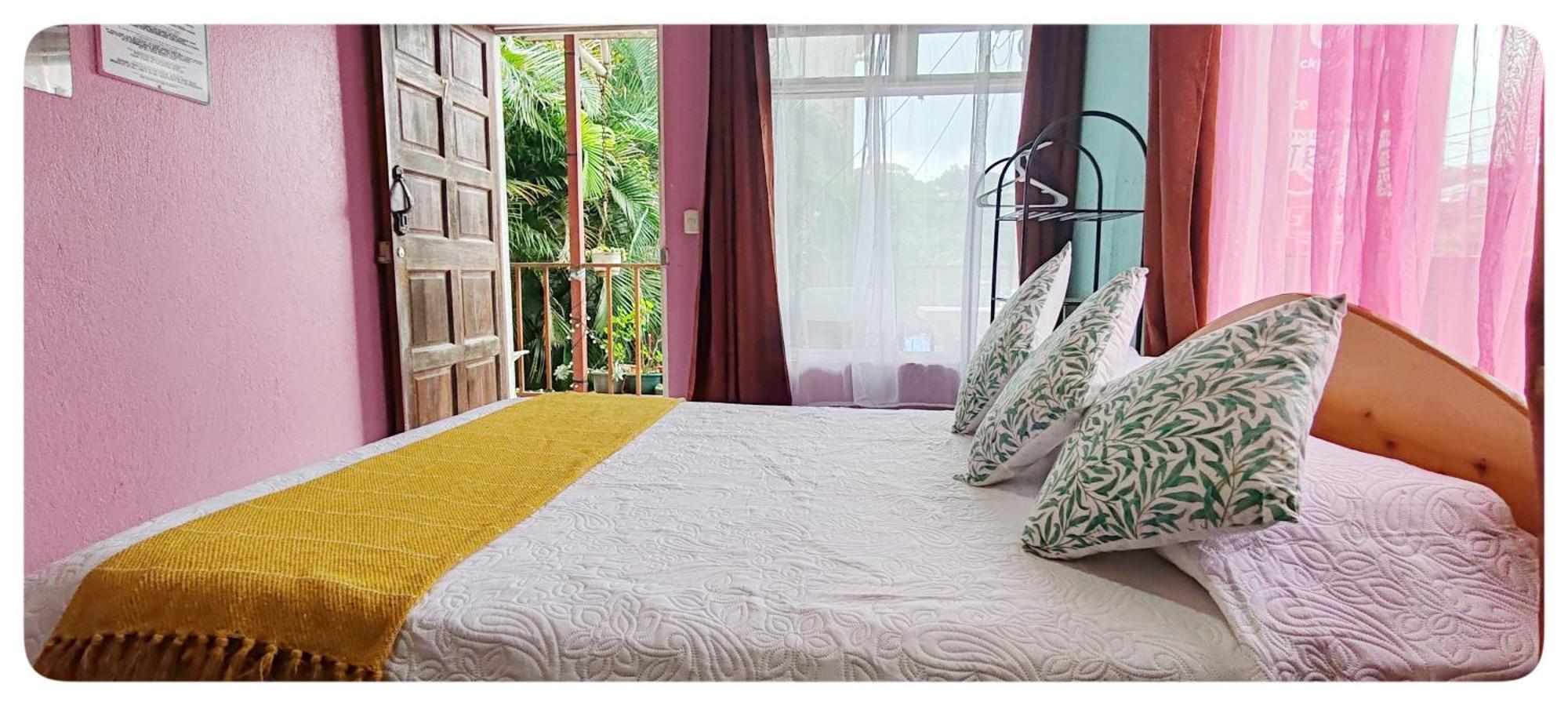 Hotel & Hostel Sloth Backpackers Monteverde Exterior photo