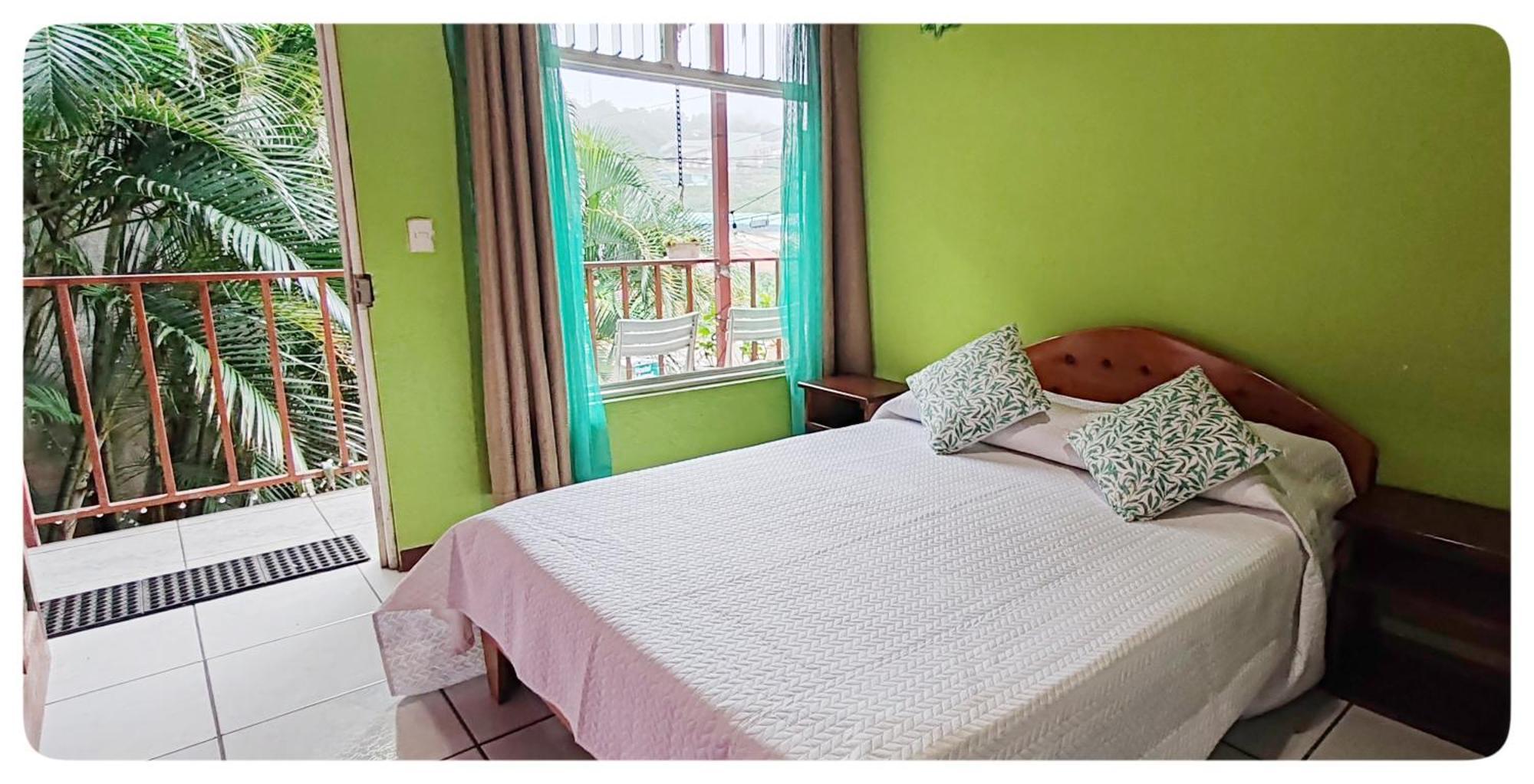 Hotel & Hostel Sloth Backpackers Monteverde Exterior photo