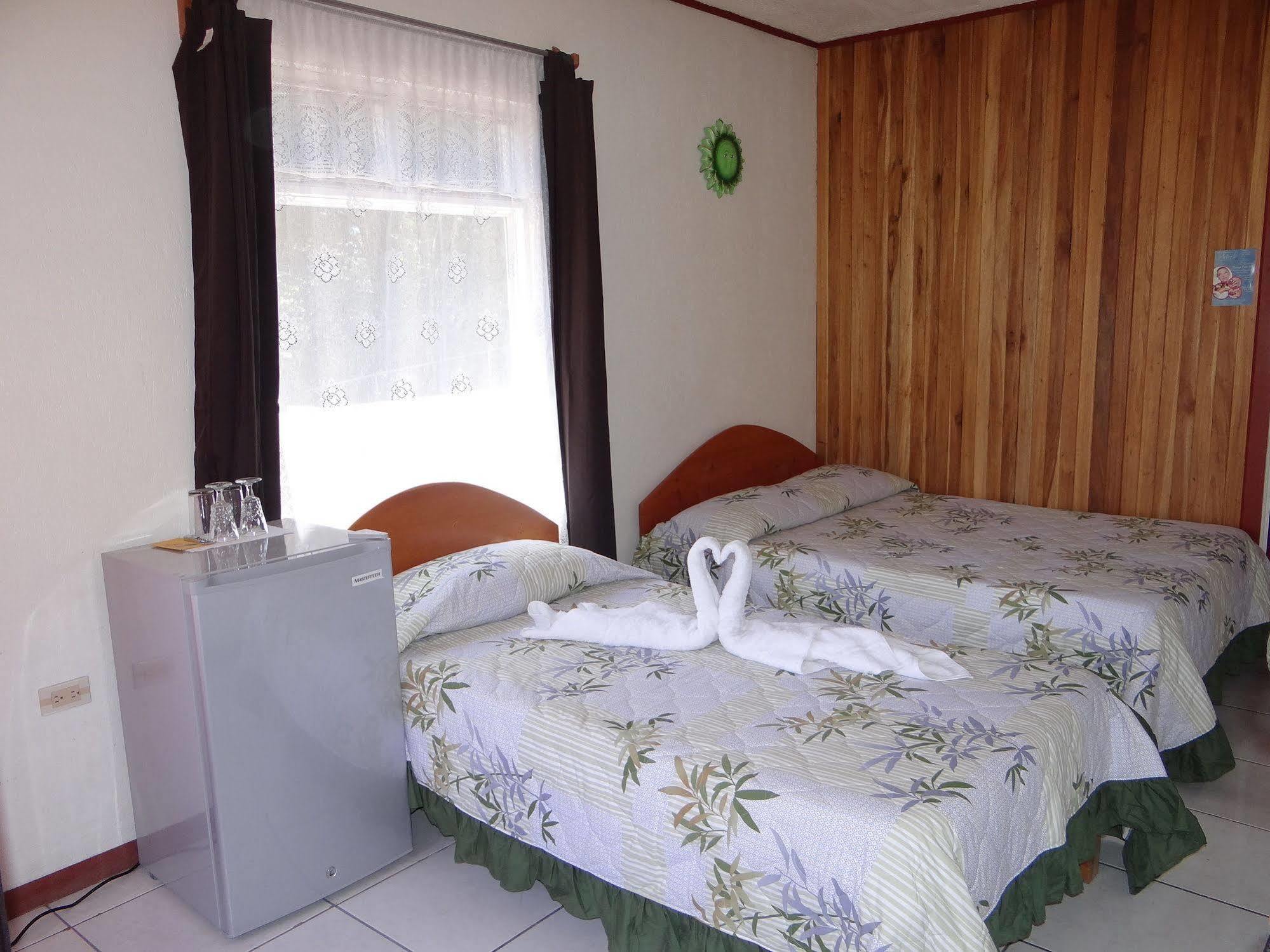 Hotel & Hostel Sloth Backpackers Monteverde Exterior photo