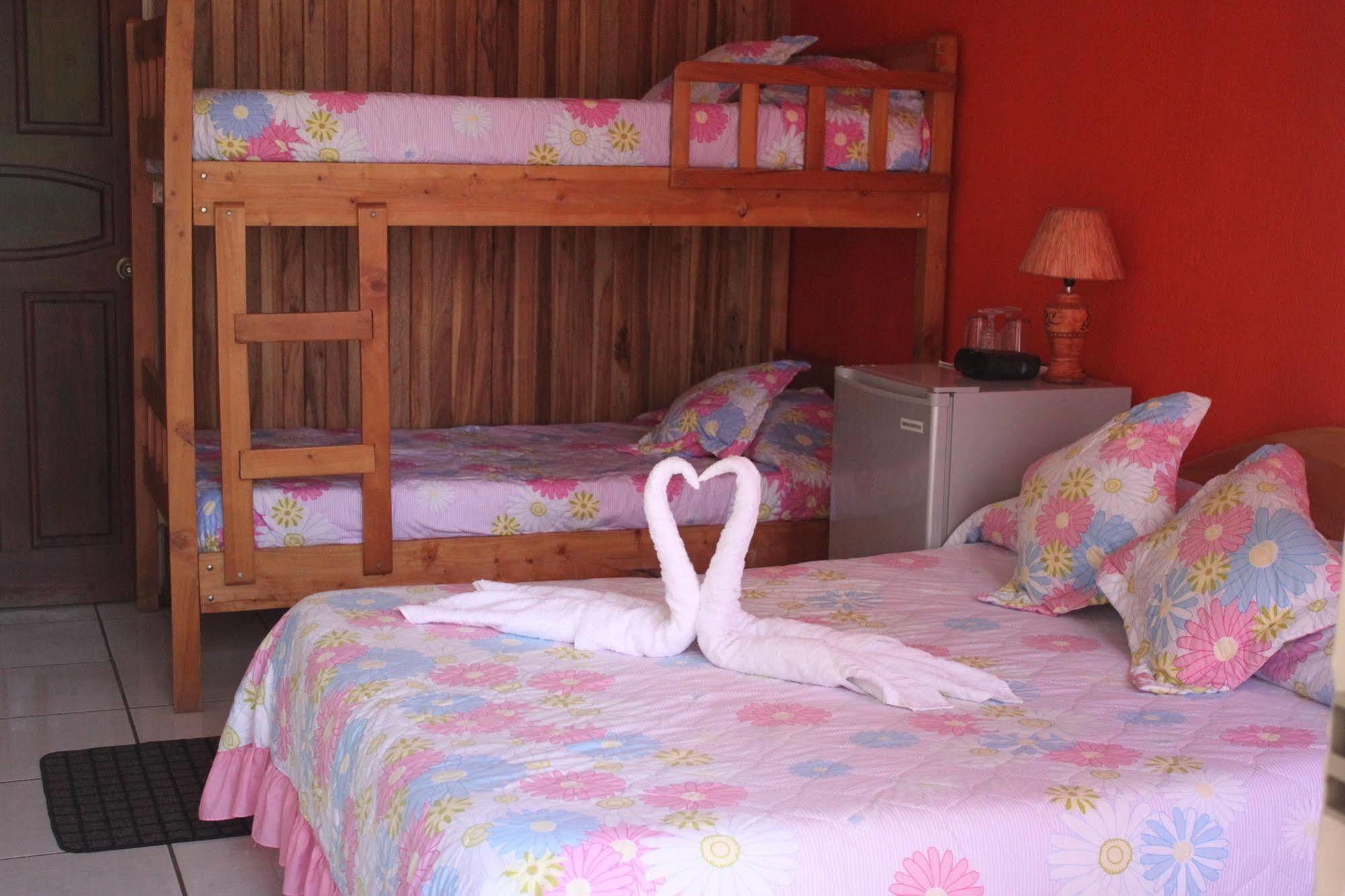 Hotel & Hostel Sloth Backpackers Monteverde Exterior photo
