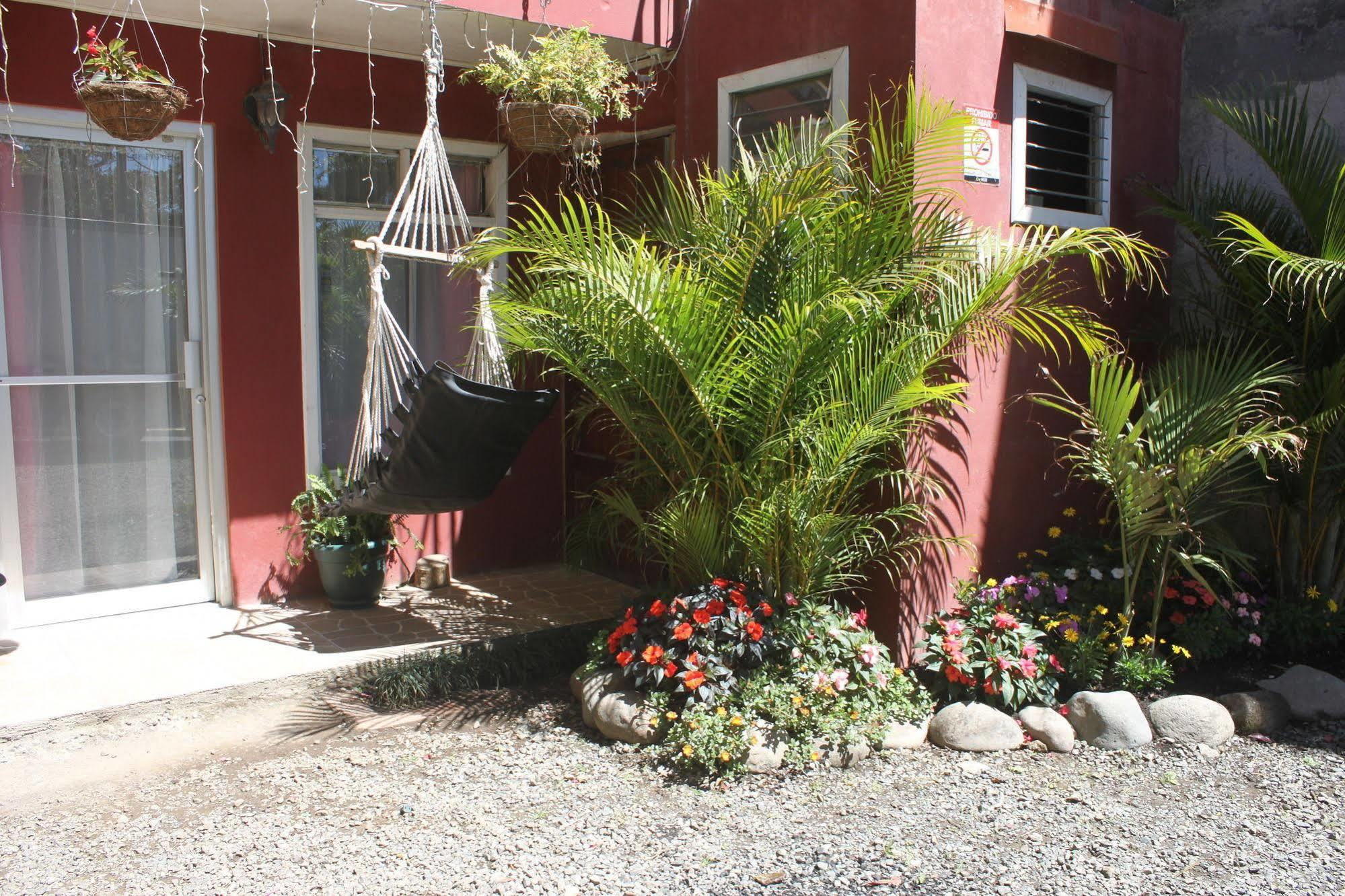 Hotel & Hostel Sloth Backpackers Monteverde Exterior photo